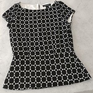 White House Black Market t shirt